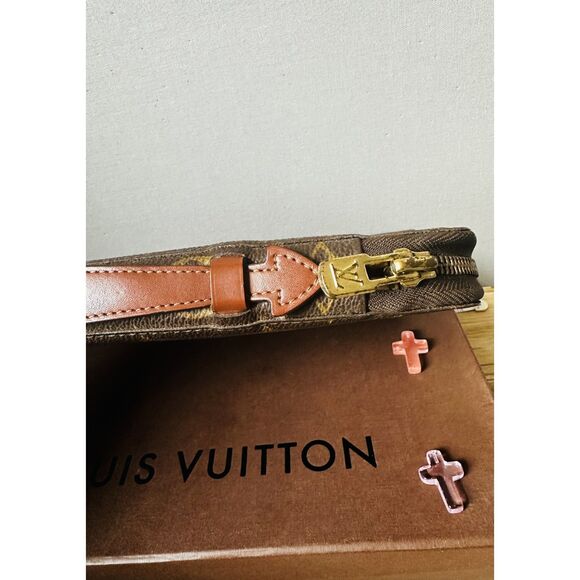 Authentic LOUIS VUITTON Monogram Poche Escapade Organizer Wallet - Picture 5 of 13
